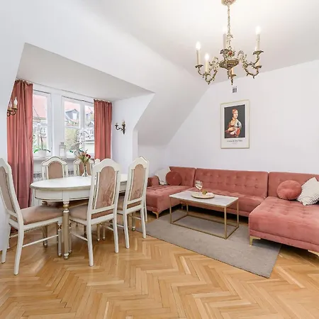 Апартаменти House In Ploudalmezeau By Rock